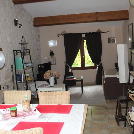 Les Gites Du Veau D'Or Ozillac Exterior photo