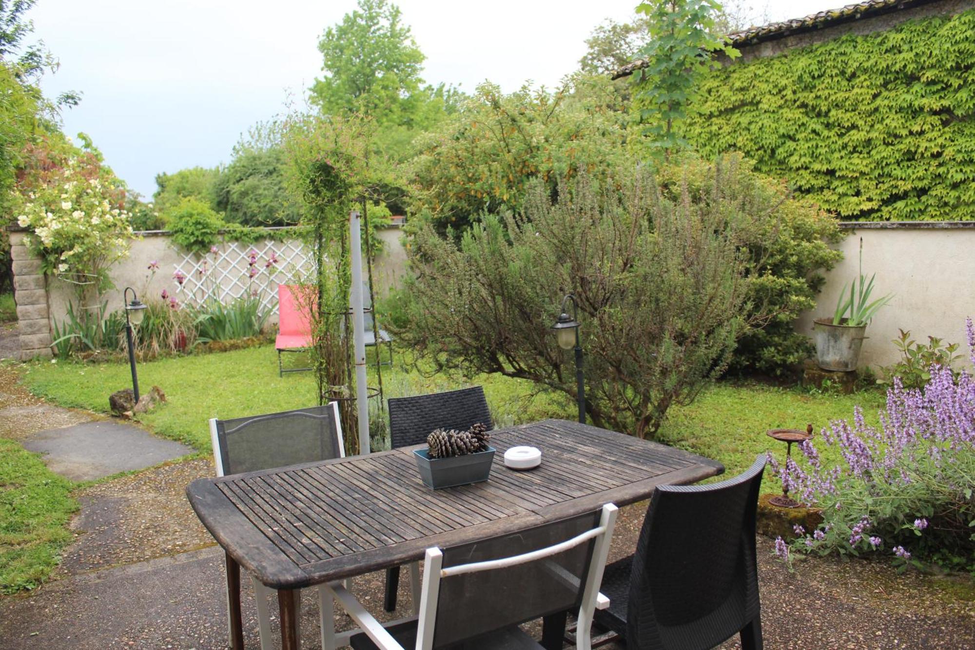 Les Gites Du Veau D'Or Ozillac Exterior photo