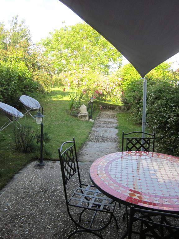 Les Gites Du Veau D'Or Ozillac Exterior photo